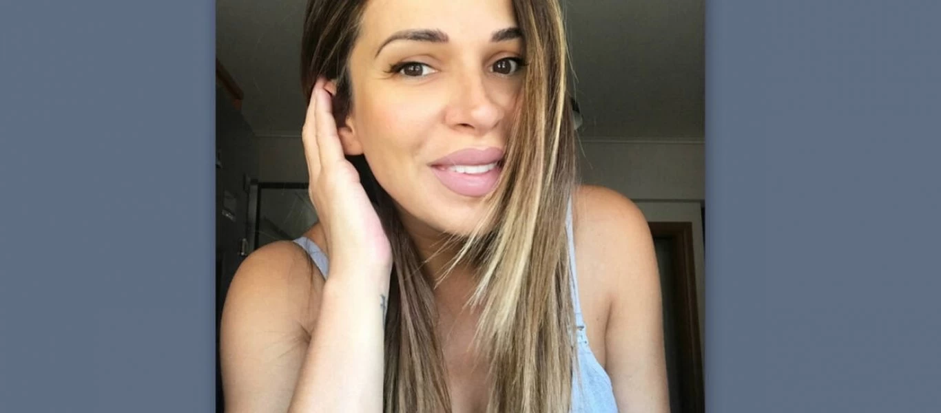 Η Ελένη Χατζίδου μας δείχνει την κοιλίτσα της 5 μέρες μετά τη γέννα! (φώτο)